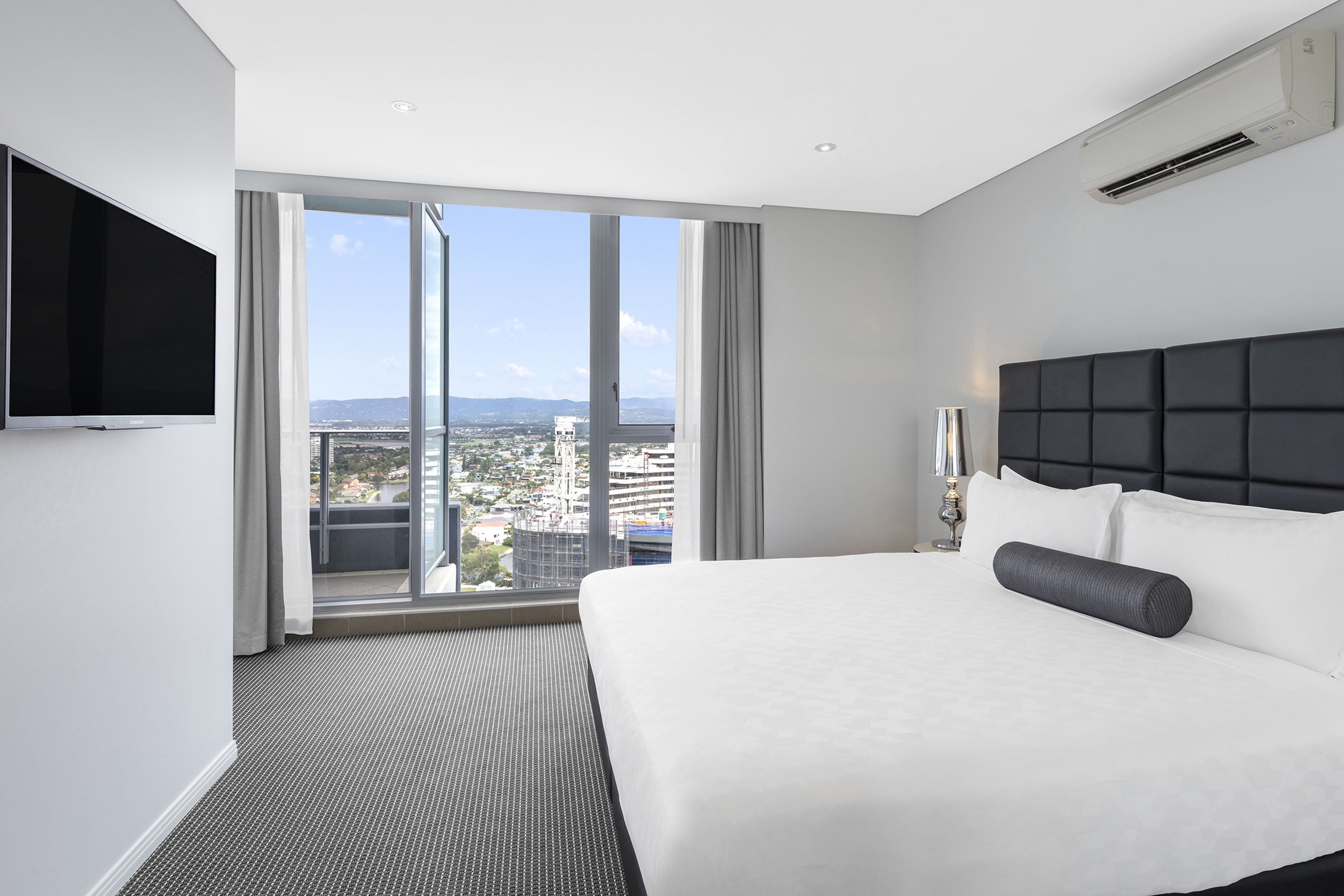 Meriton Suites Broadbeach, Gold Coast