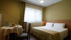 Cribs/infant beds, rollaway beds, free WiFi