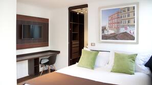 In-room safe, iron/ironing board, free WiFi