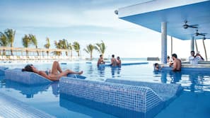 3 outdoor pools, pool umbrellas, sun loungers