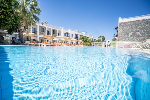 Camel Beach Hotels Find Hotel Deals Reviews On Orbitz Eris Hotel