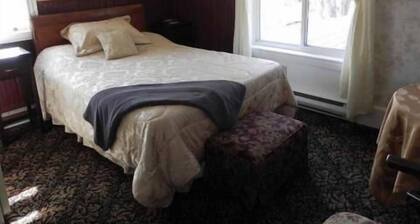 Salmon River Country Inn