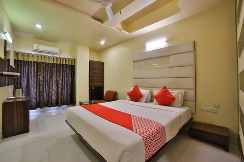 oyo hotel near me ahmedabad