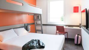 Een bureau, gratis babybedden, gratis wifi