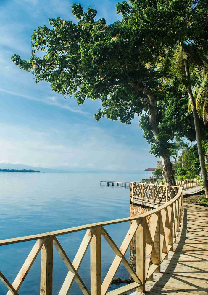 Banana Palms Hotel in Rio Dulce Town, Guatemala