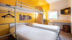 Schreibtisch, kostenlose Babybetten, kostenloses WLAN, Rollstuhlgeeignet