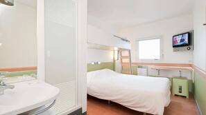 Schreibtisch, kostenlose Babybetten, kostenloses WLAN, Barrierefreiheit