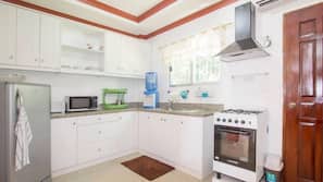 Fridge, microwave, oven, hob