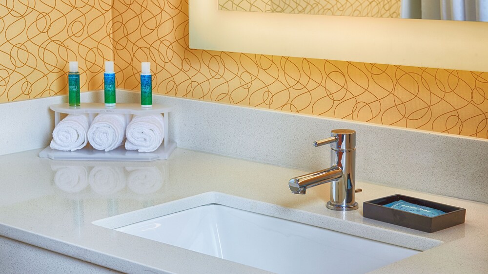 Holiday Inn Express Bordentown Trenton South, an IHG Hotel in