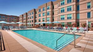 Outdoor pool, pool umbrellas