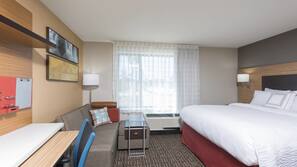 Laptop workspace, iron/ironing board, free WiFi, alarm clocks