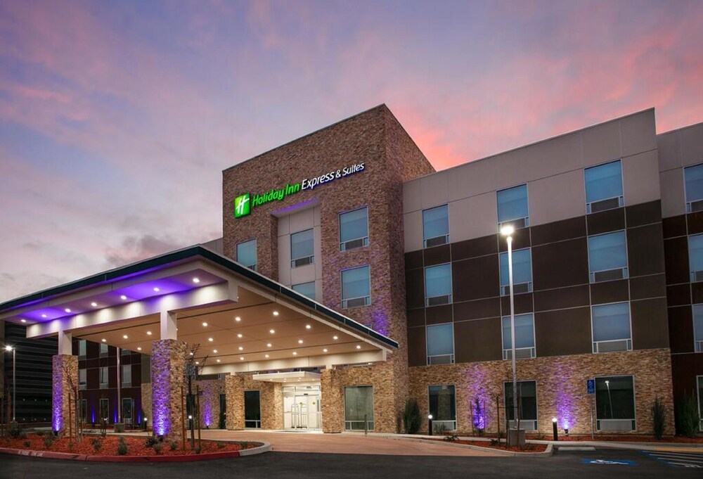 Holiday Inn Express & Suites Oakhurst Yosemite Park Area in Oakhurst