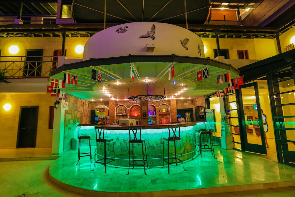 Photo - Bleu Nuit Hotel +