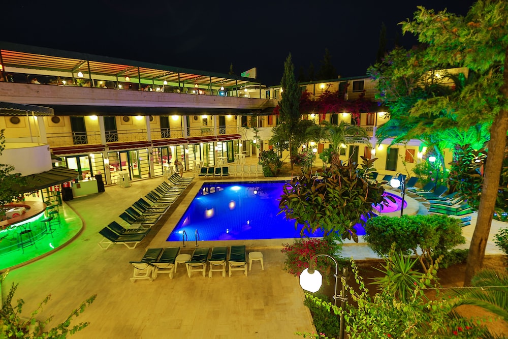 Photo - Bleu Nuit Hotel +