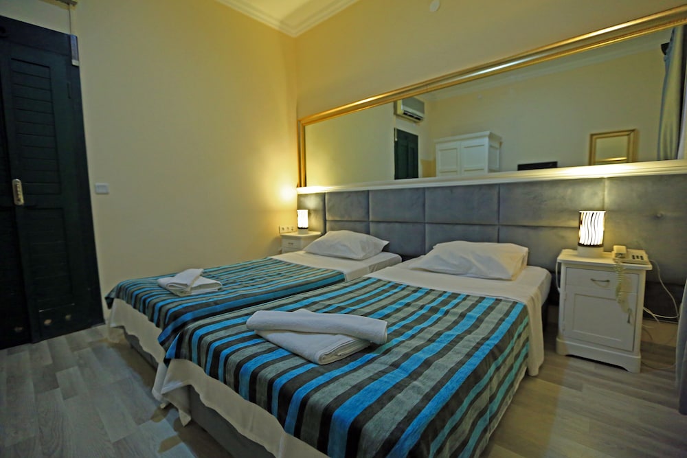 Photo - Bleu Nuit Hotel +