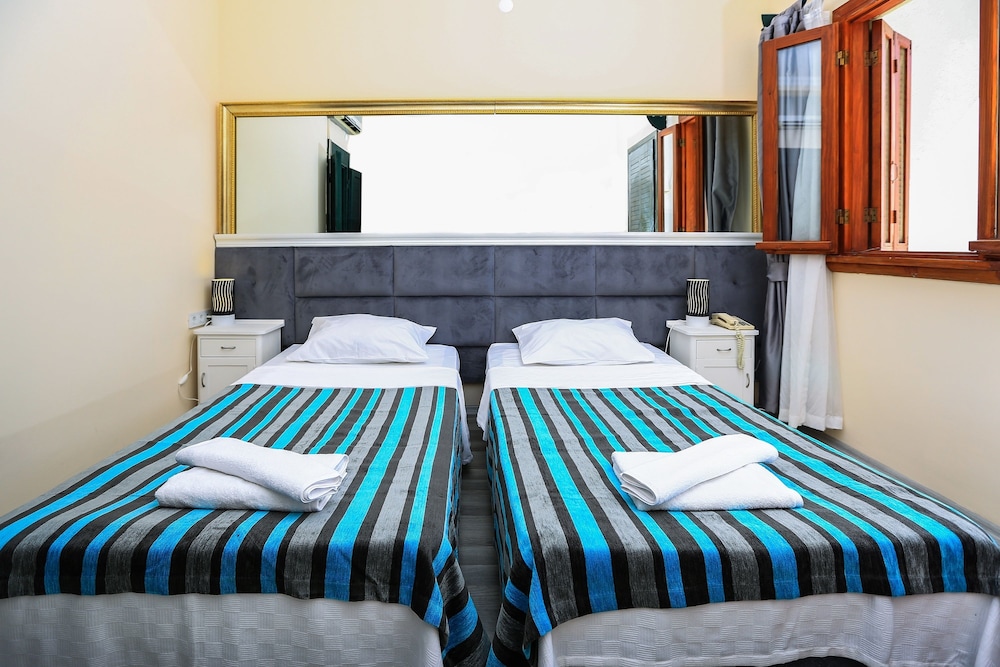 Photo - Bleu Nuit Hotel +