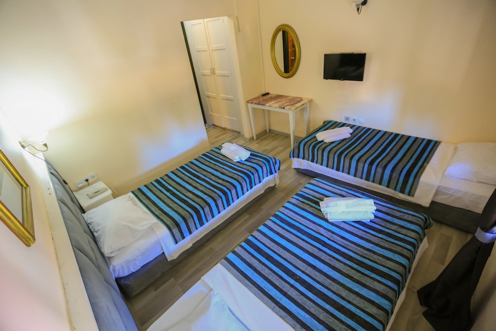 Photo - Bleu Nuit Hotel +