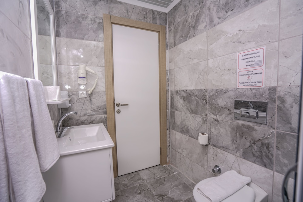 Photo - Bleu Nuit Hotel +