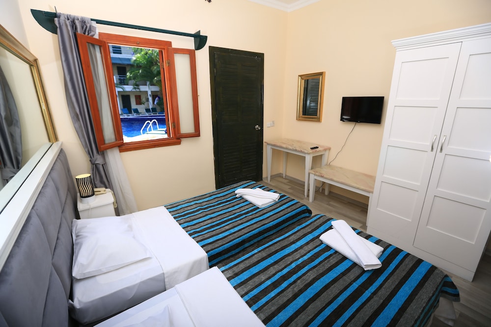 Photo - Bleu Nuit Hotel +