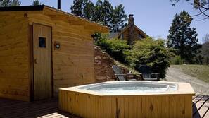 Bañera de hidromasaje al aire libre