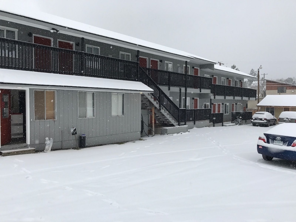 Mt Bachelor Motel 2018 Room Prices From 60 Deals Reviews Expedia Parking