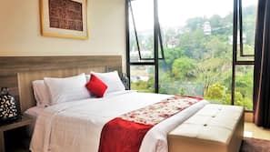 1 bedroom, premium bedding, desk, iron/ironing board