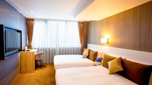 Desk, free cots/infant beds, free WiFi, linens