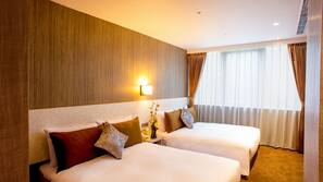 Desk, free cots/infant beds, free WiFi, linens