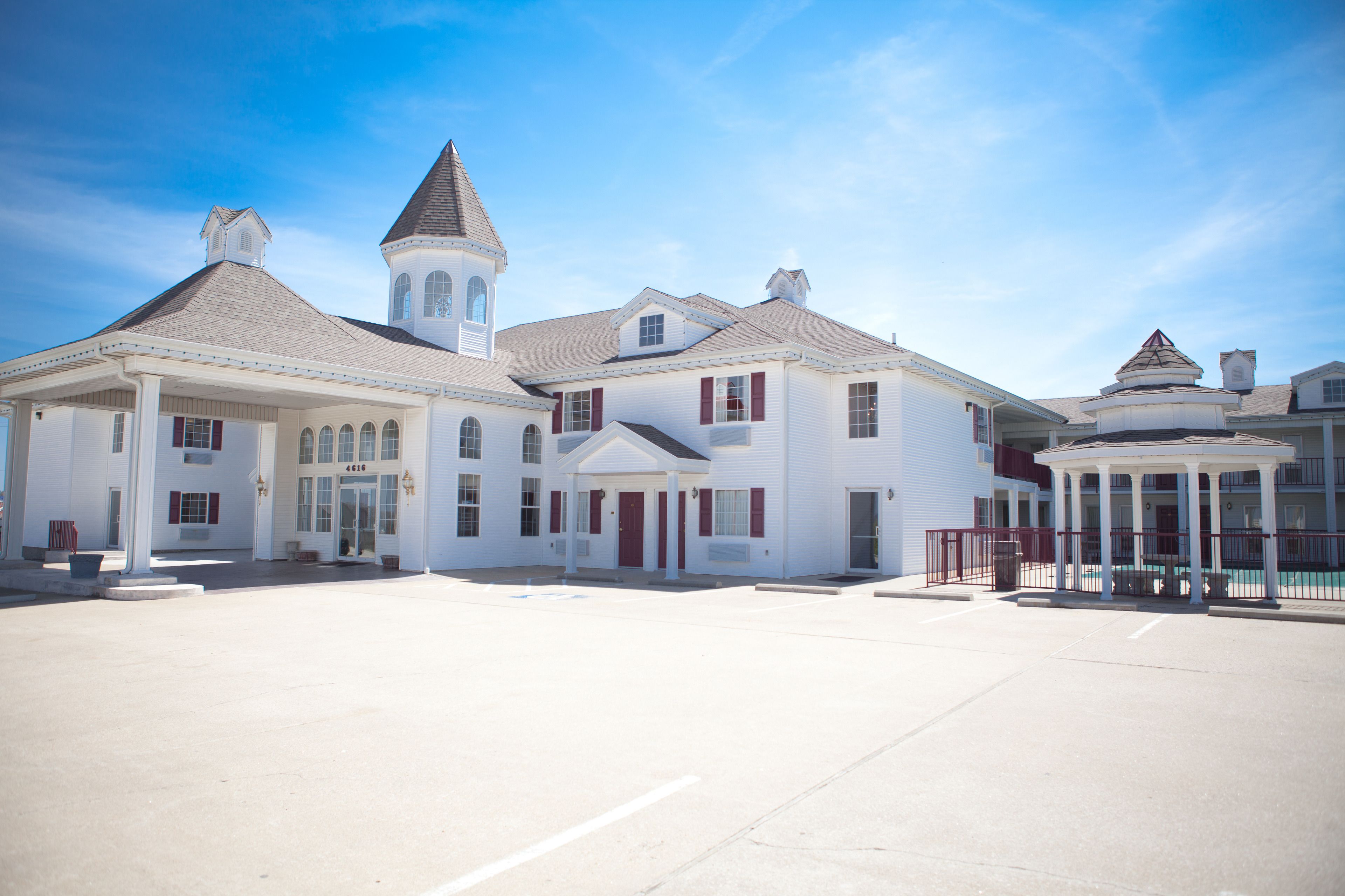 Osage Village Inn in Osage Beach, United States