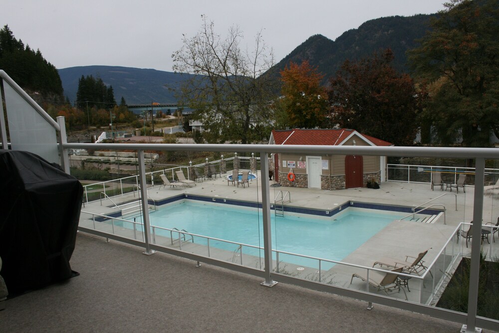 Sicamous Vacation Rentals in Salmon Arm, Canada