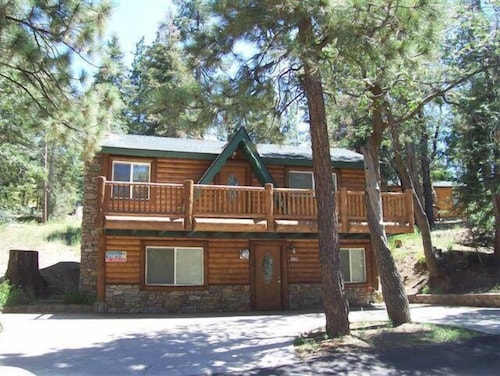 Big Bear Cool Cabins Mountain Homes Big Bear Lake 2019 Hotel