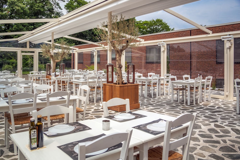 Hotel Restaurant Omega Moers Hotel Restaurant Omega Moers