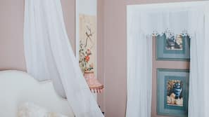 Premium bedding, minibar, individually decorated, individually furnished