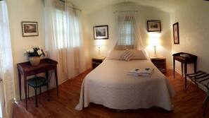 Premium bedding, minibar, individually decorated, individually furnished