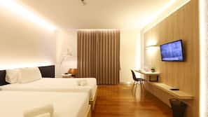 Minibar, desk, free WiFi