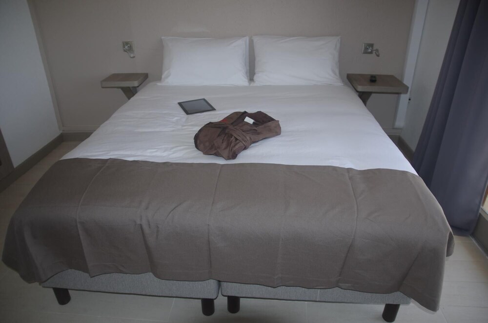 Photo - Hôtel Des Amandiers