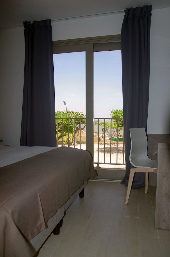 Photo - Hôtel Des Amandiers