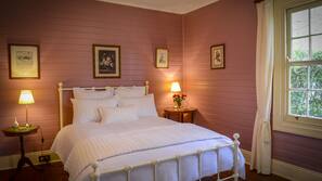 Premium bedding, individually decorated, individually furnished, desk