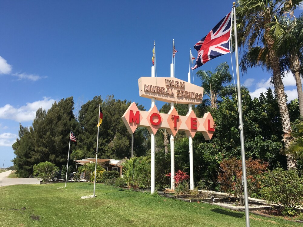 Warm Mineral Springs Motel in Port Charlotte - Charlotte Harbor | Best