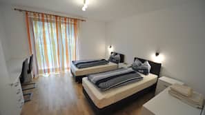 3 bedrooms, iron/ironing board, free cribs/infant beds, free WiFi