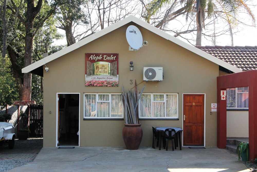 Memra Guest House AU77 Deals & Reviews (Ladysmith, ZAF) Wotif