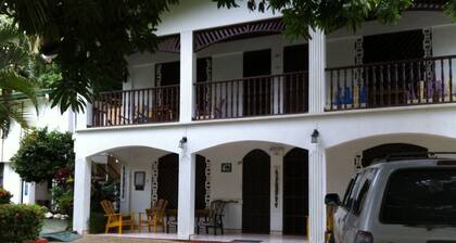 Cabinas Marielos