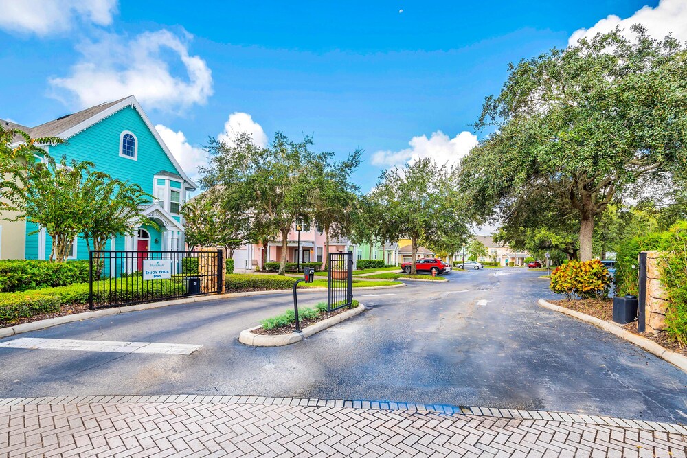 Runaway Beach Club Resort in Orlando | Best Rates u0026 Deals on Orbitz
