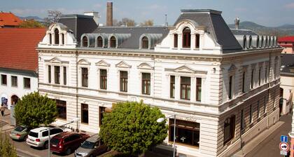 Hotel Lev