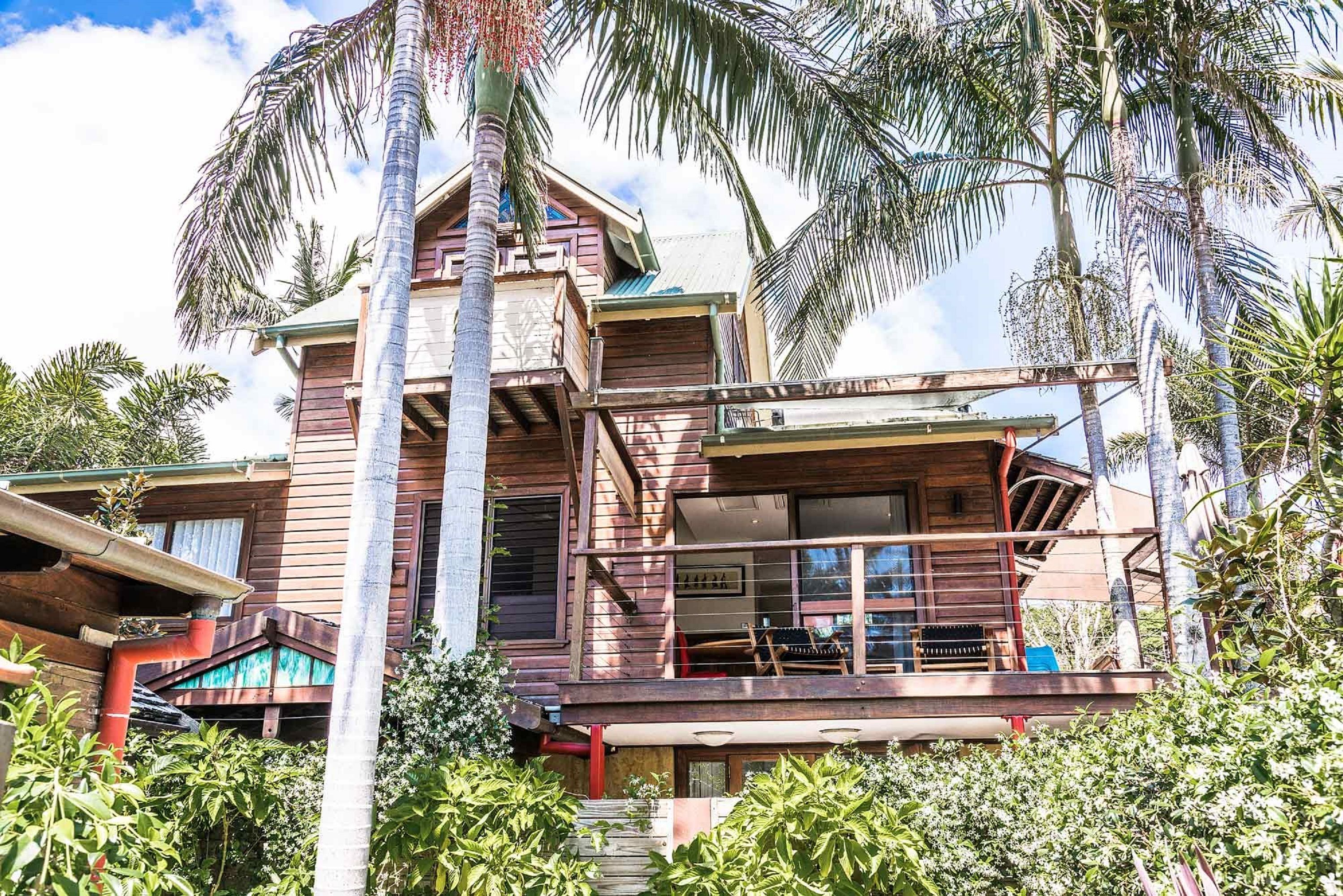 Byron Blisshouses Complex