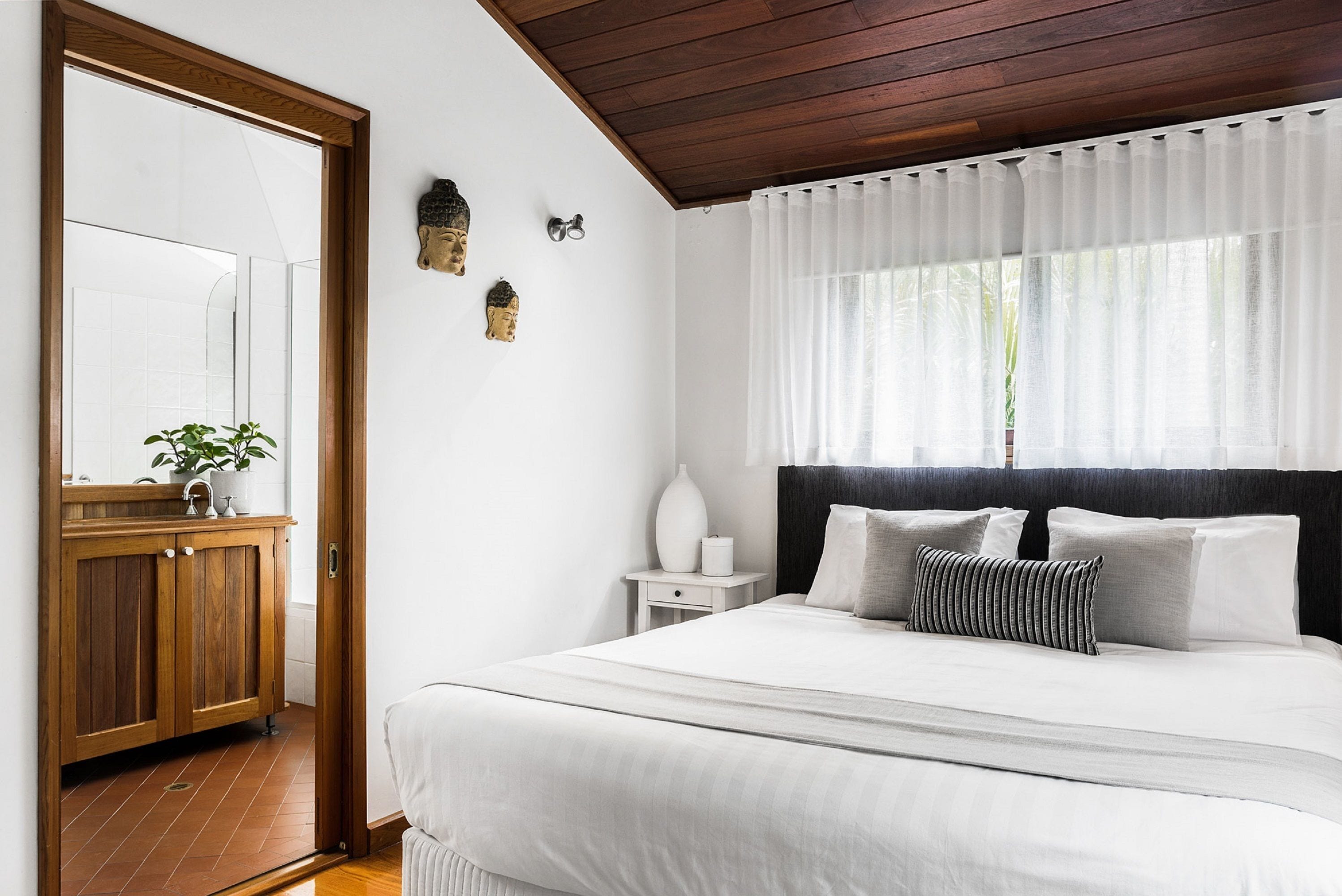 Byron Blisshouses Complex