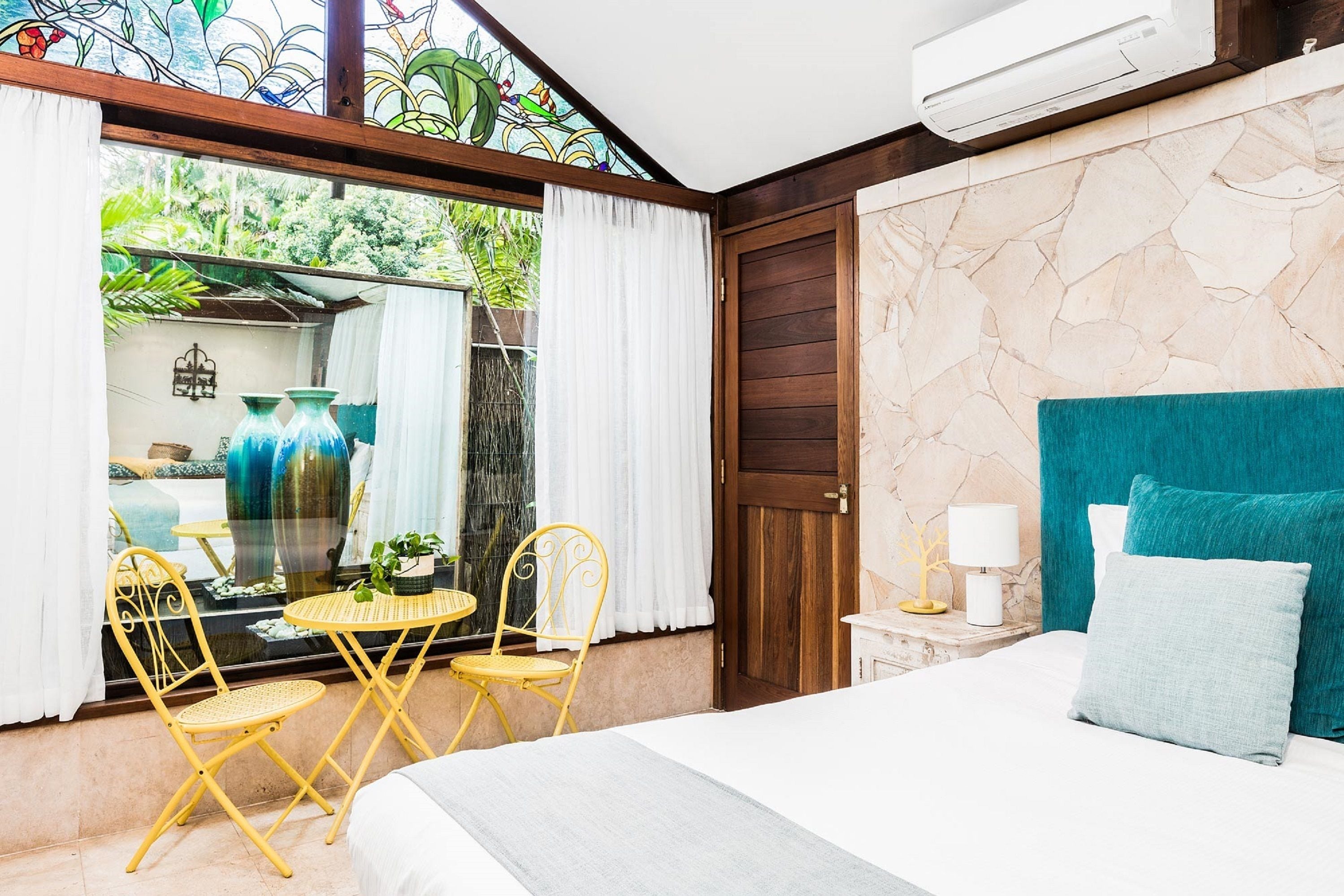 Byron Blisshouses Complex