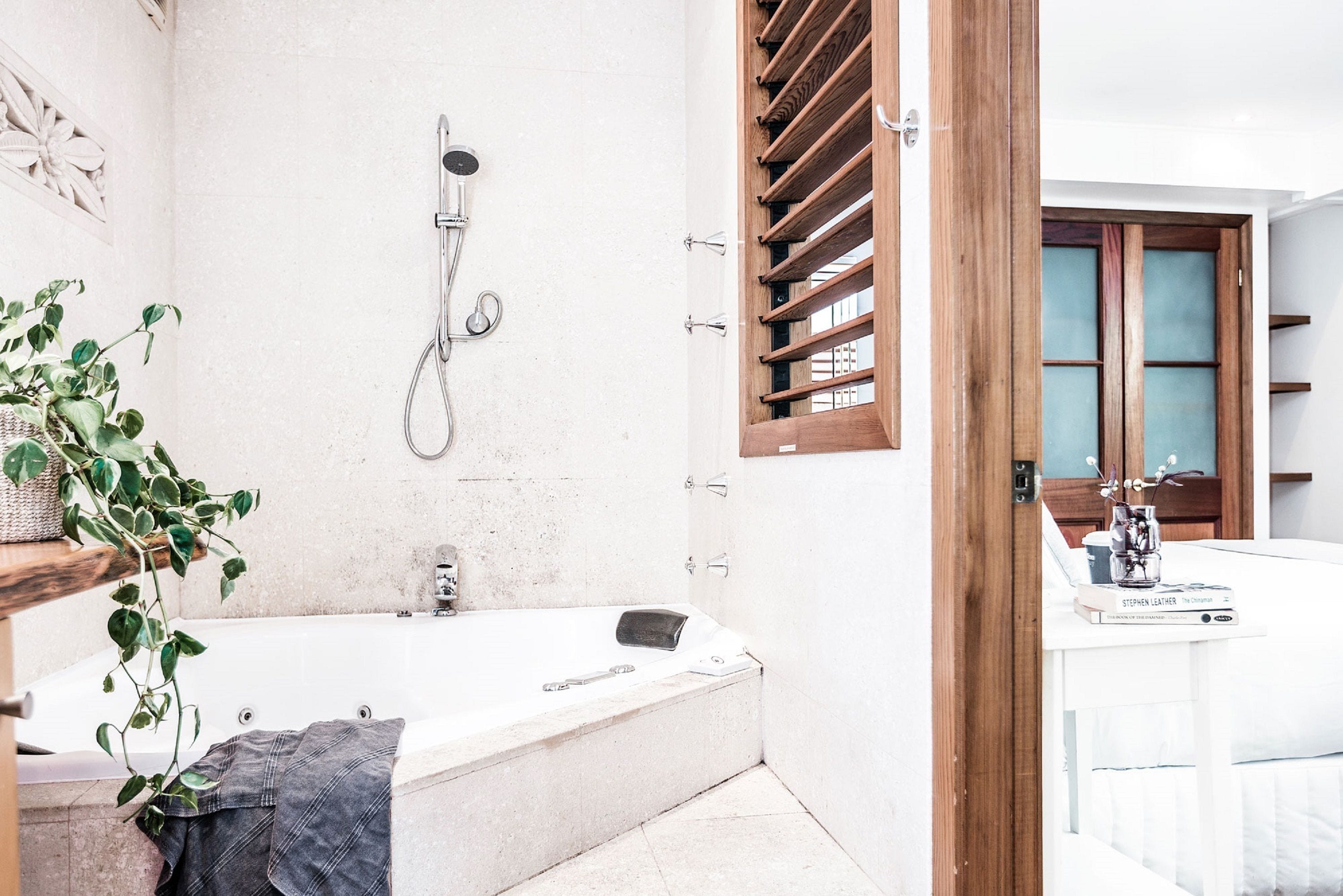 Byron Blisshouses Complex