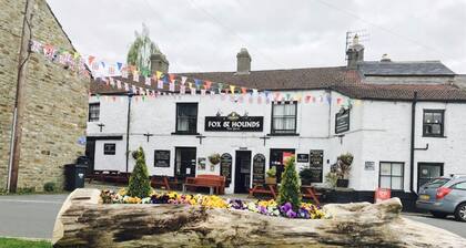 The Fox & Hounds Inn