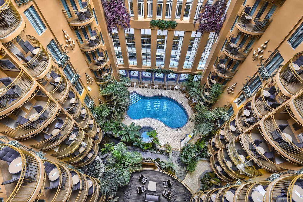 Hôtel Palace Royal centreville Reviews, Photos